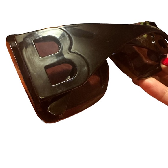 B Sunglasses black frame.  Very good copy. - Picture 3 of 6